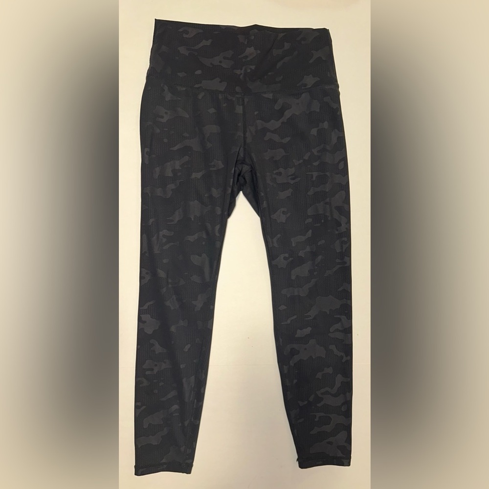 Zyia Active Leggings Women’s Size 6-8‎ Gray Camo Pull On Stretch Workout Gym